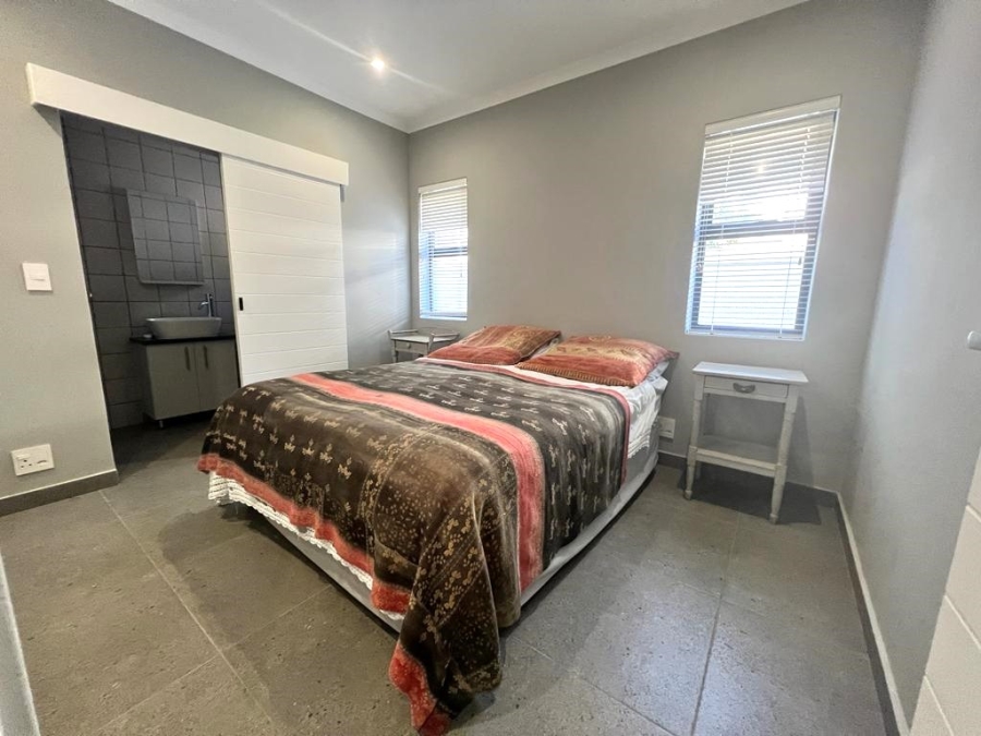 To Let 2 Bedroom Property for Rent in Royal Ascot Western Cape